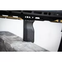 Strike Industries - Chwyt M-LOK Angled Vertical Grip - FDE - SI-AR-CMAG-L - 7